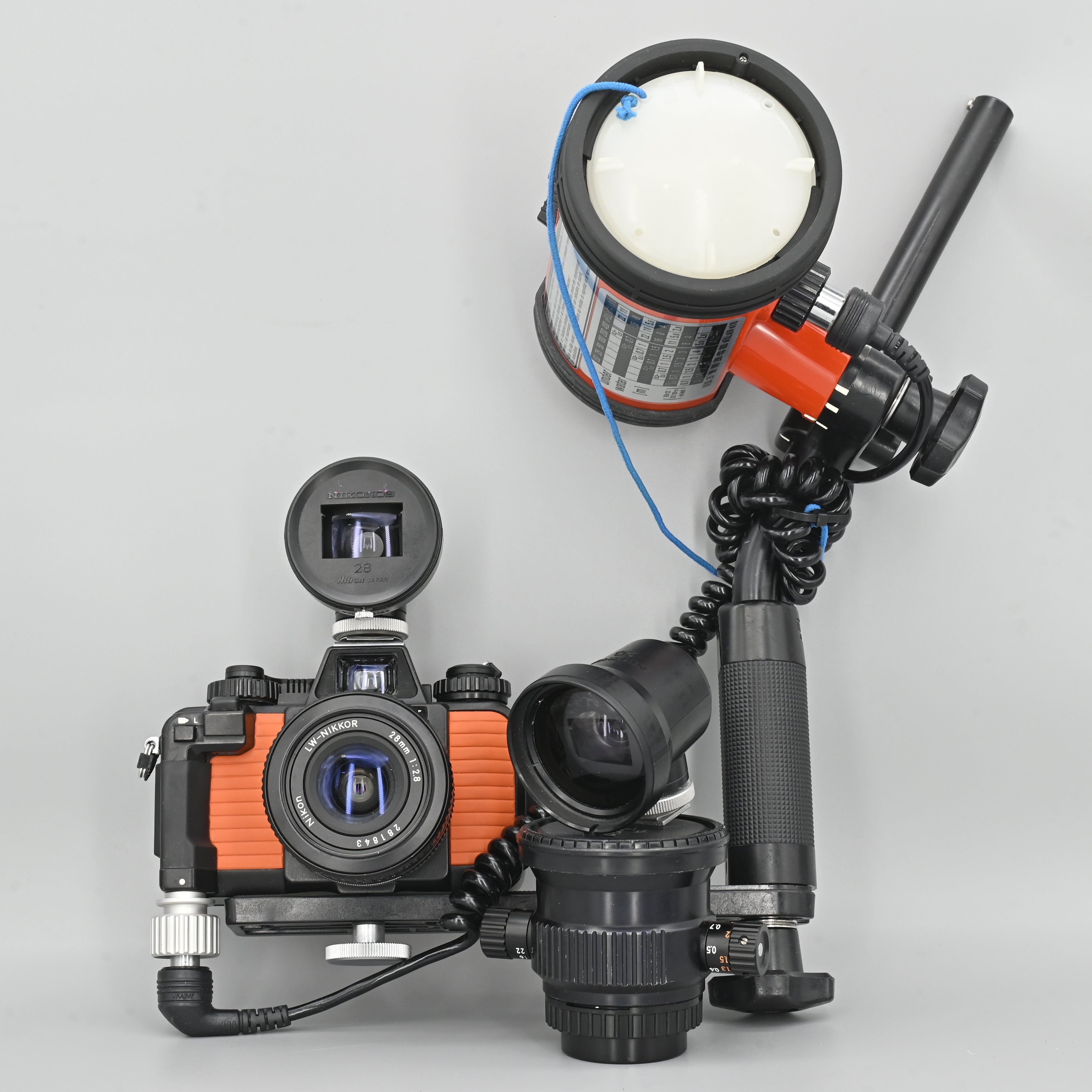 Nikonos-V + UW-Nikkor 20mm F2.8 + UW-Nikkor 28mm F2.8 Set – SHOWA