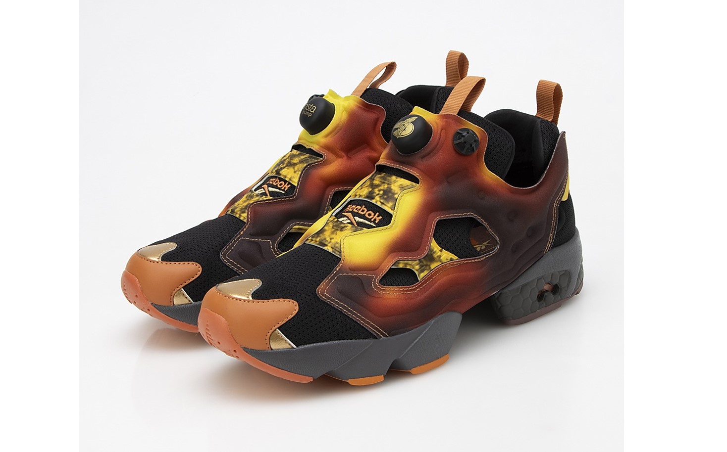 リーボック」がB'zの稲葉浩志氏とコラボした「INSTAPUMP FURY 94 MAGMA