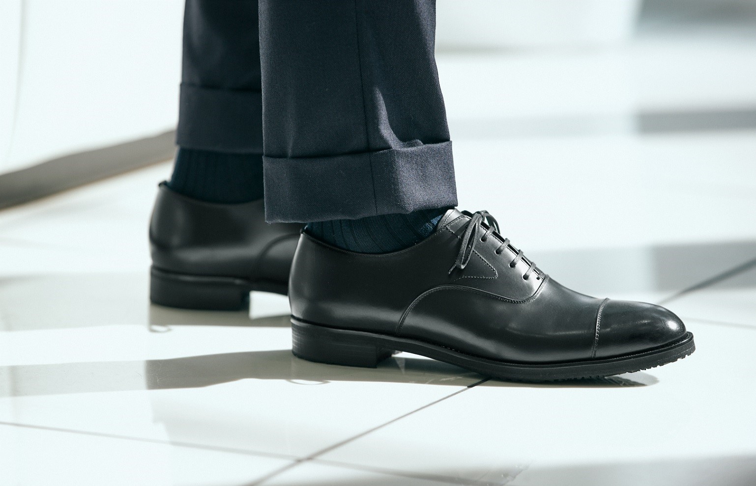 三陽山長」がドレスニをアップデートした新生ドレススニーカー「柔