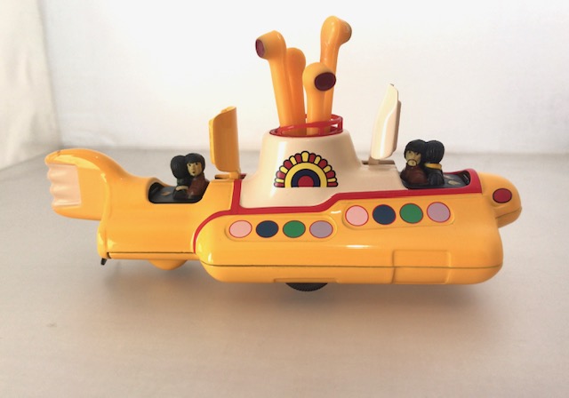 BRITISH COLLECTION SHOJI / ビートルズ イエローサブマリン フィギュア