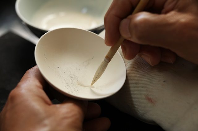 三川内焼】くじらをモチーフにしたうつわ。「光雲窯」今村隆光の世界