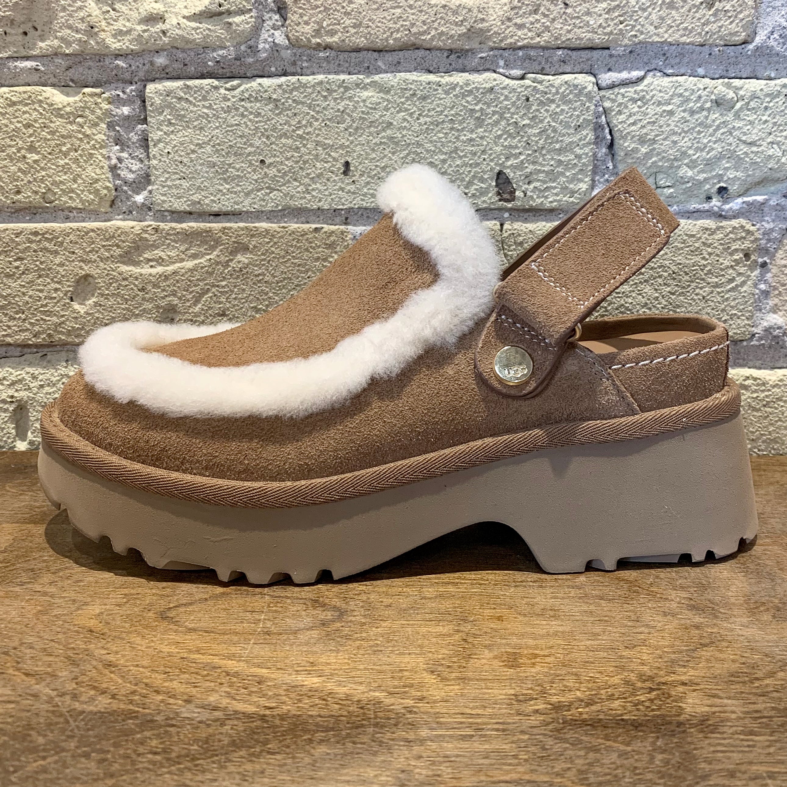 UGG Esmee Clog Chestnut – (shōō)