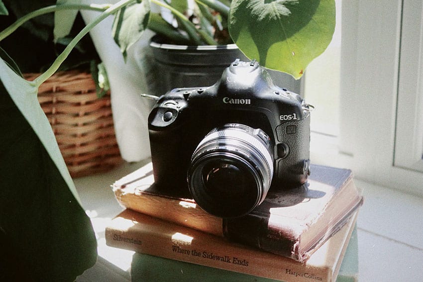 Canon EOS 1V Review: A Fantastic and Versatile 35mm SLR Film