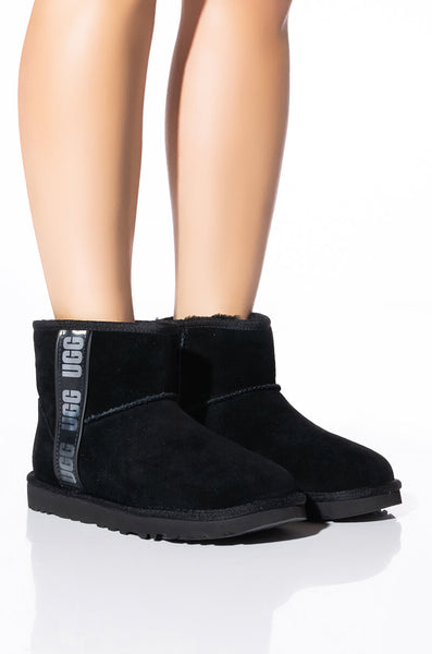 ugg-classic-mini-side-logo-