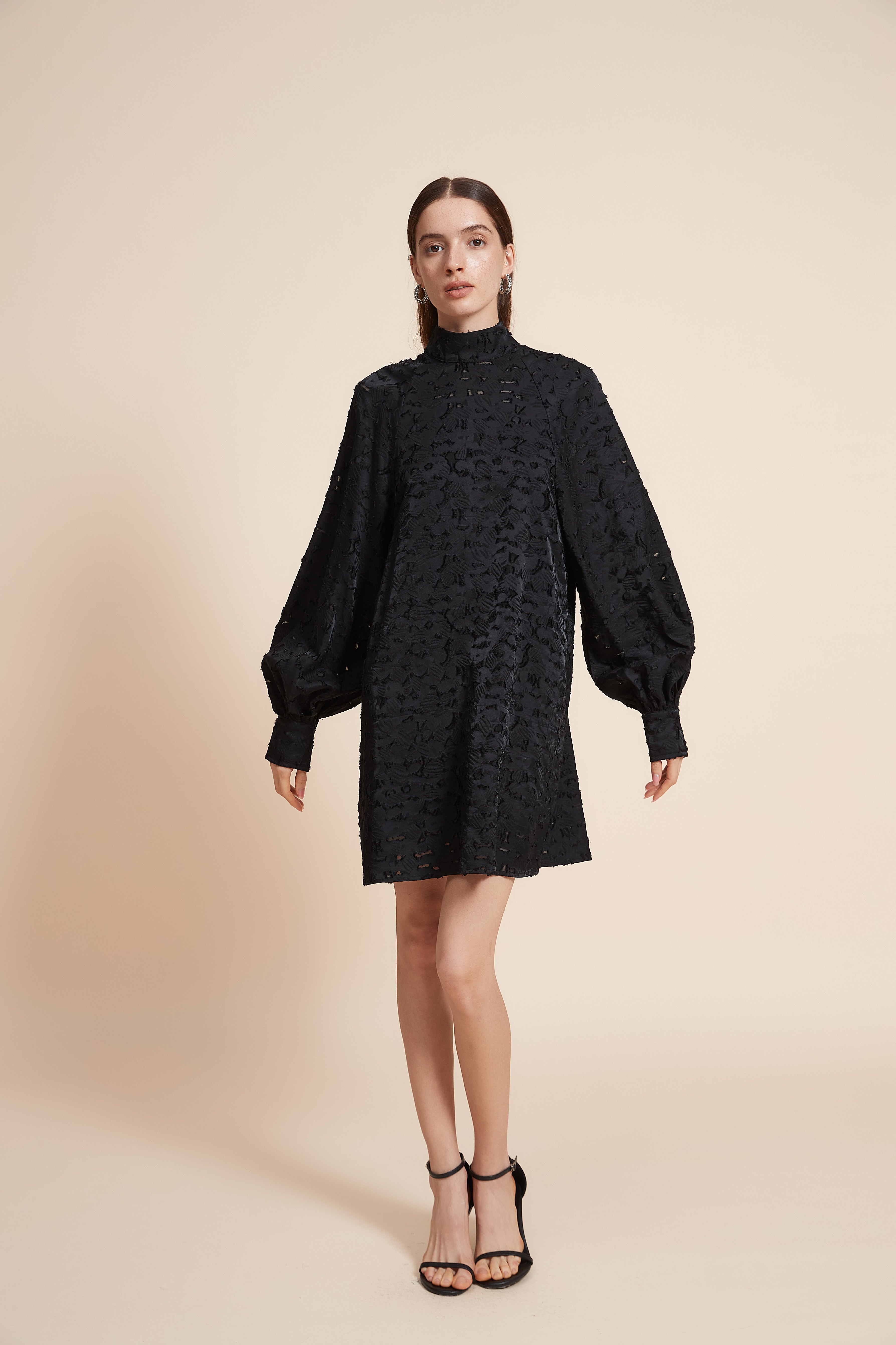 Jacquard Short Dress With Long Sleeves | Yola