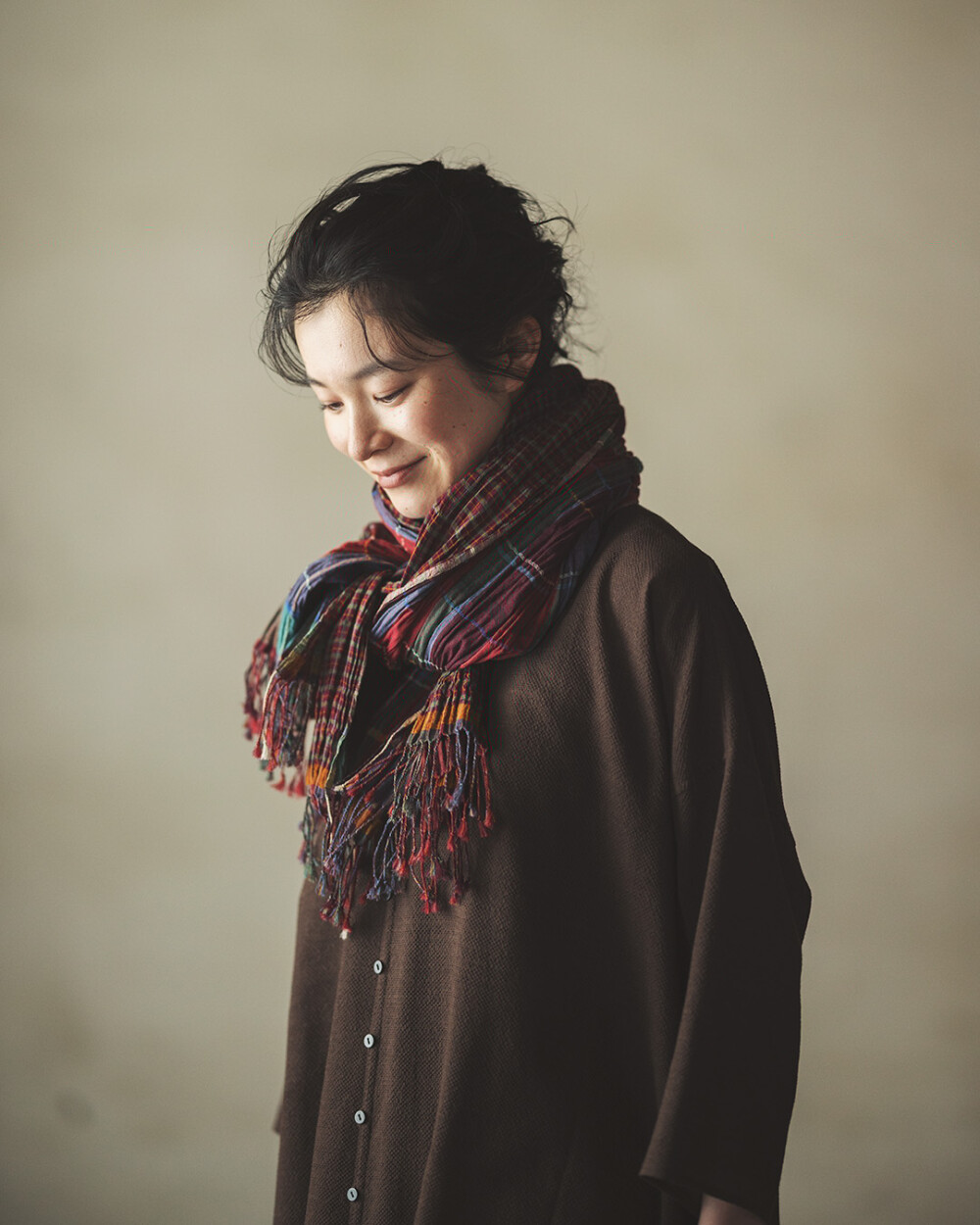 ババグーリ 腕が通せて羽織りにもなるストールマフラー ヨーガンレール