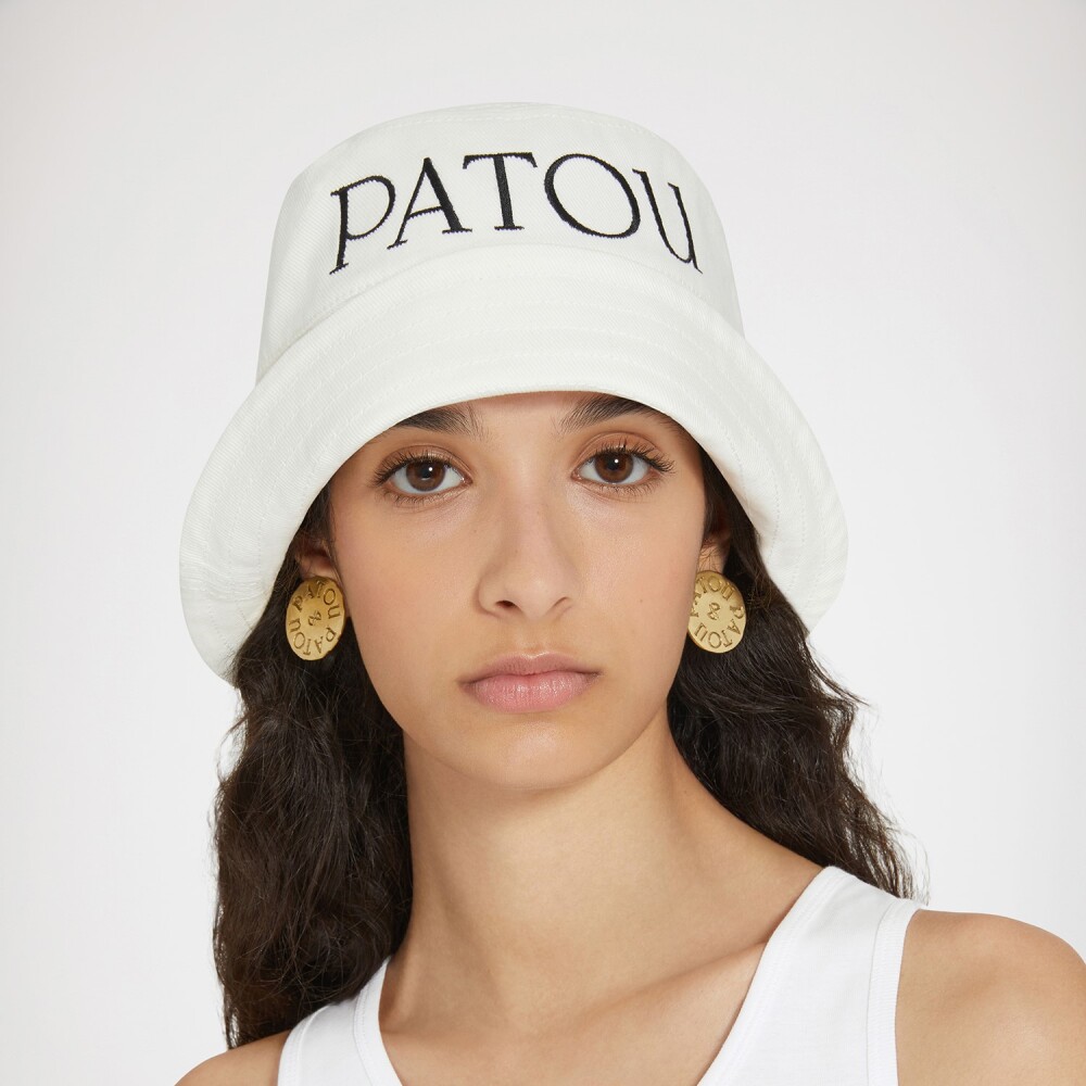 PATOU〉アイコニックなバケットハット | 特選ブティック [南館1階
