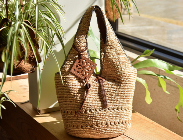 眩しい日々を共に過ごすかごバッグ クロシェットラフィア | ゲンテン