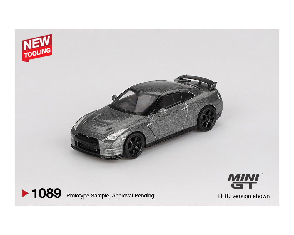 Preorder) Mini GT 1:64 2013 Nissan GT-R NISMO R35 CRS Version