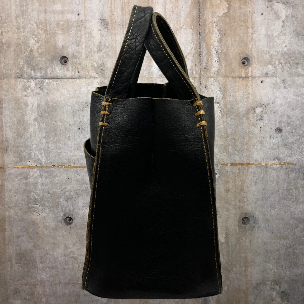 i.s. ISSEY MIYAKE(アイエス イッセイミヤケ) 80's leather triangle