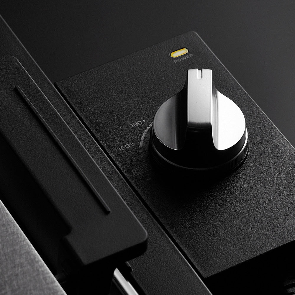 ライブキッチンの おいしさと楽しさを実現する ホットプレート BALMUDA