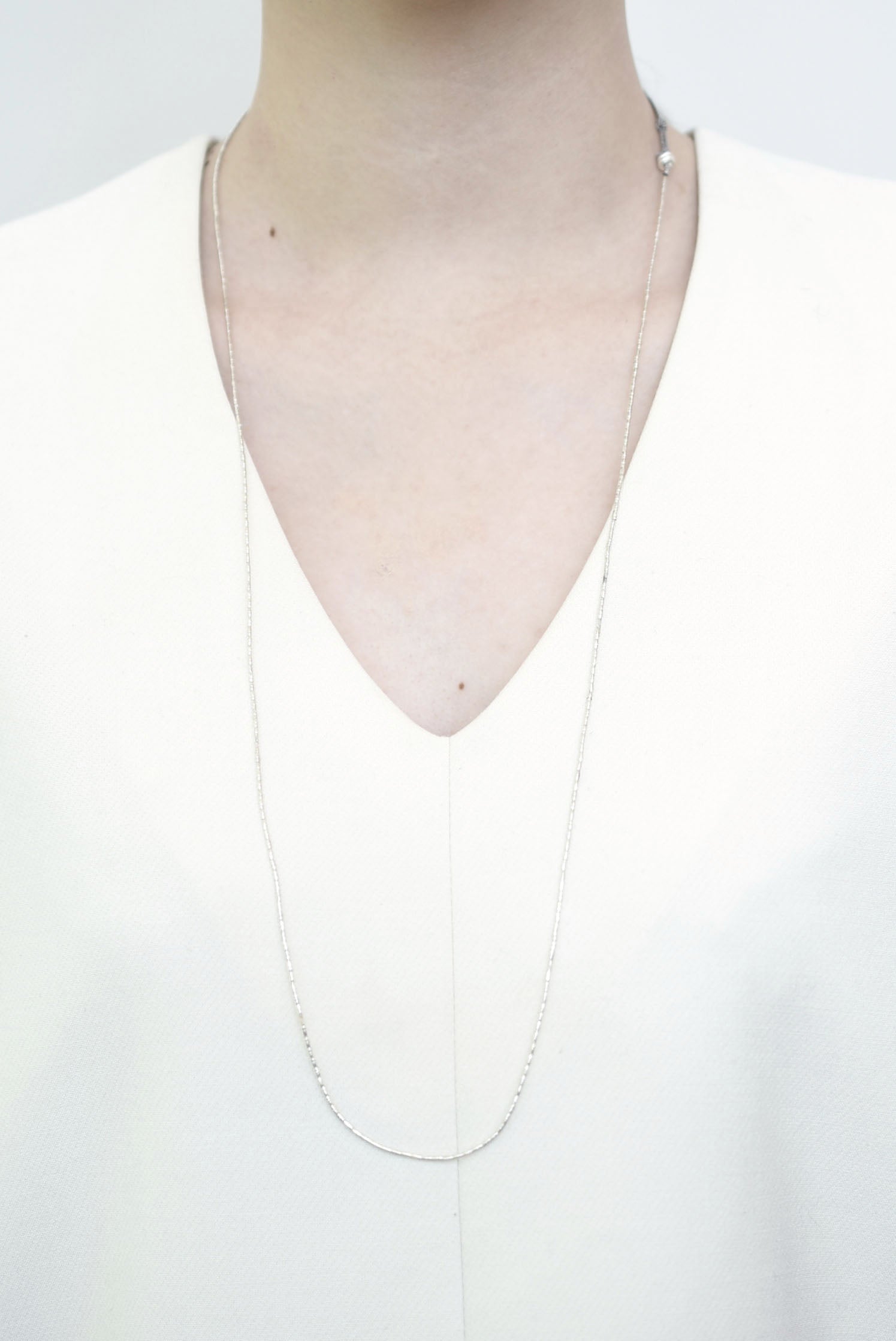 karen silver long necklace – monshiro official web site