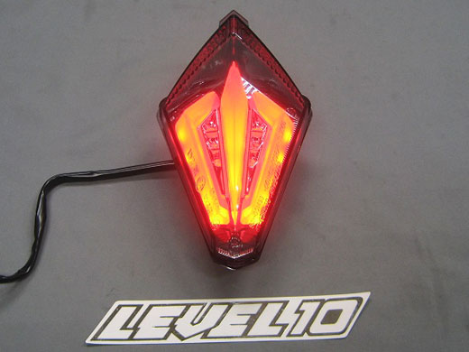 T-MAX530 LED テールレンズ スモーク／レッド／ネオンバー - LED