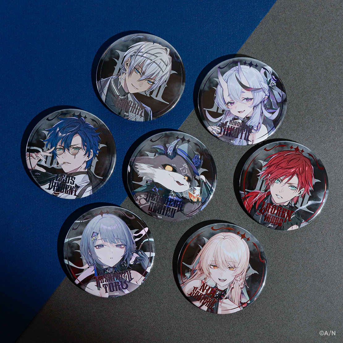 NIJI HOLIC】ビッグ箔押し缶バッジ｜にじさんじオフィシャルストア