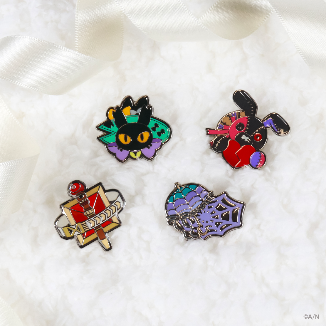 NIJISANJI EN PIN BADGE COLLECTION Vol.2】モチーフピンバッジ