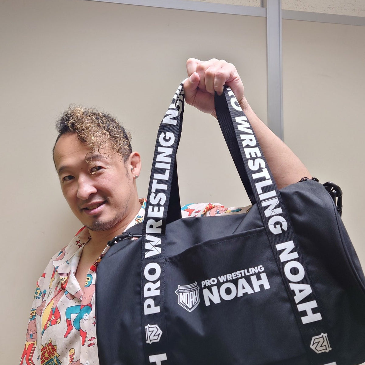 GV5bAWSasAAAMa9_1200x1200_crop