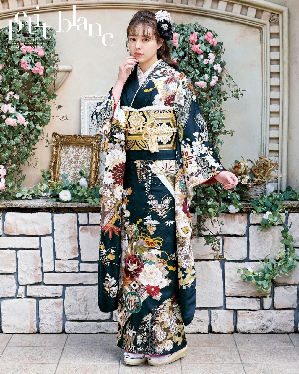 プチブラン ダークな緑×藤に菊、鈴柄が美しい古典振袖 24033 | おり