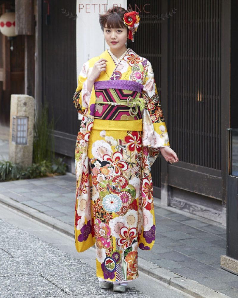 プチブラン レトロ古典振袖（菊に捻じ梅柄／黄色）華やかかわいく