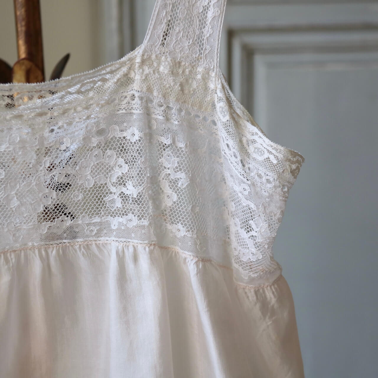 Atelier Ninon / ヴィンテージレース シルクキャミソール