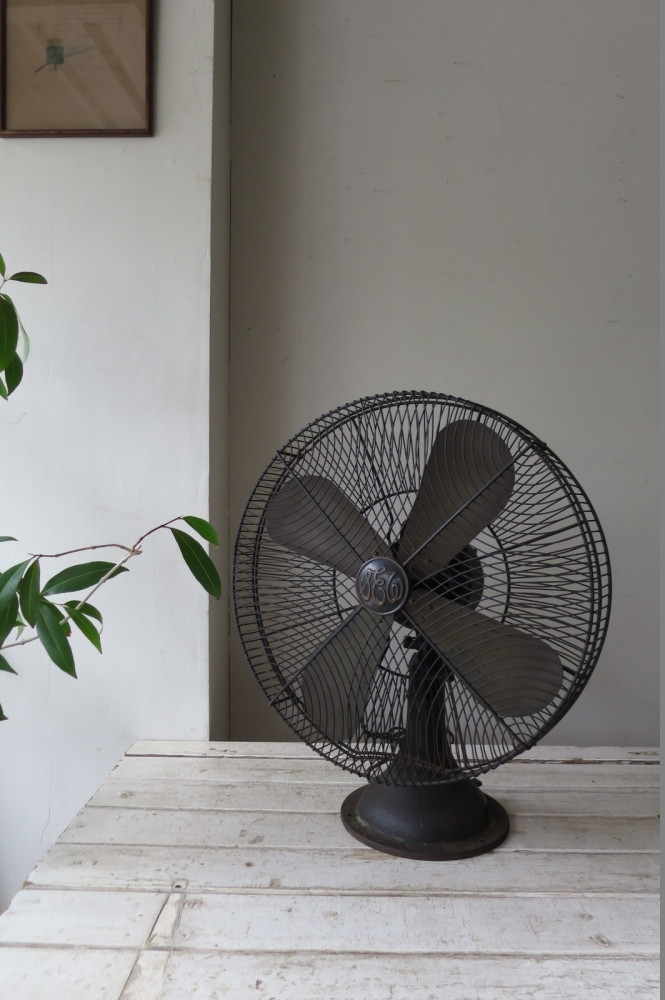 アンティーク 扇風機 芝浦製作所 大型 黒 鉄製 真鍮羽根| antiques