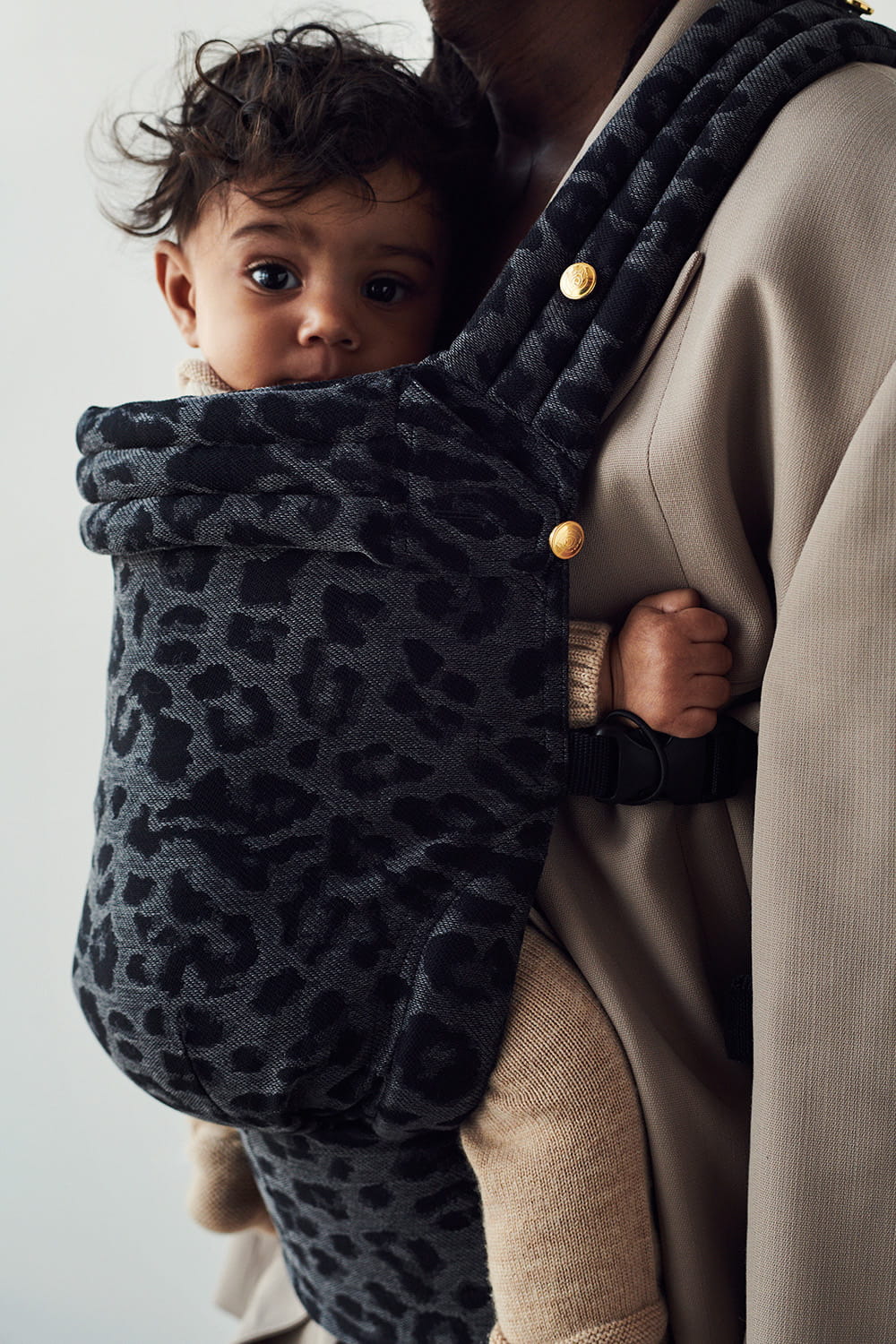 Leopard Grey | Zeitgeist Baby Carrier | SHOP ARTIPOPPE