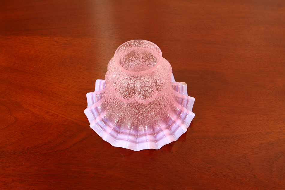 ピンクフレークガラス オパールセントフリルエッジ ランプシェード