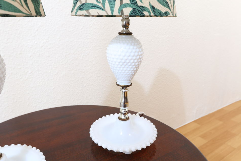オールドフェントンFenton ミルクガラス ホブネイルテーブルランプ