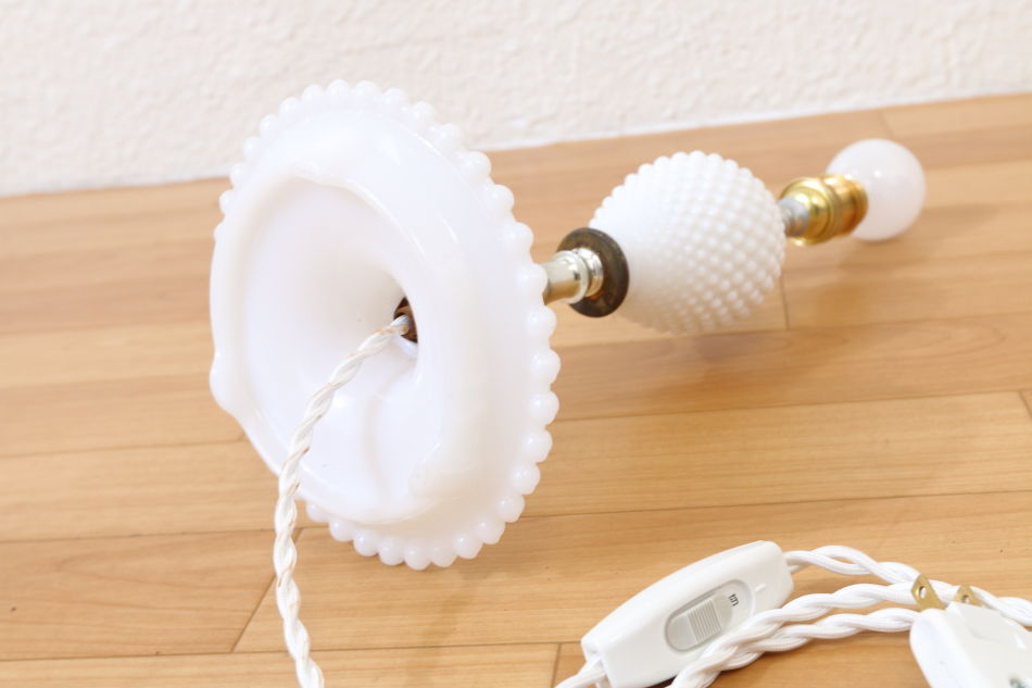 オールドフェントンFenton ミルクガラス ホブネイルテーブルランプ