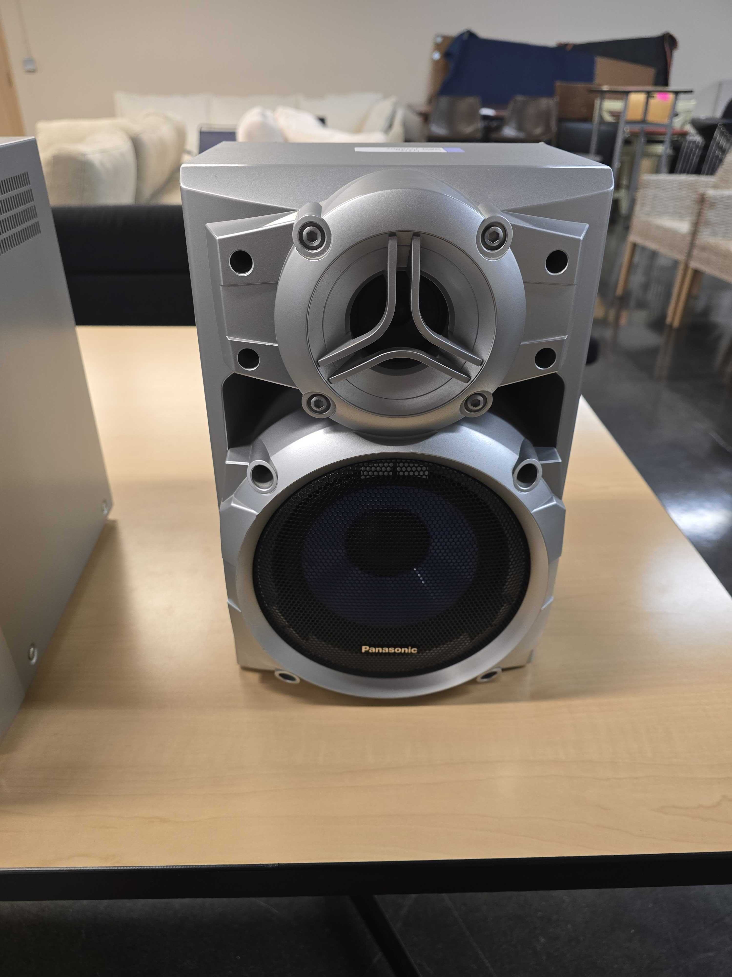 Panasonic 5-CD Changer SB-AK220 with Speakers