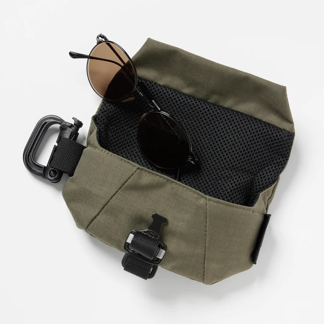 バックジャック ゴルフ】コブラ・コーデュラ付きサングラス・ポーチ
