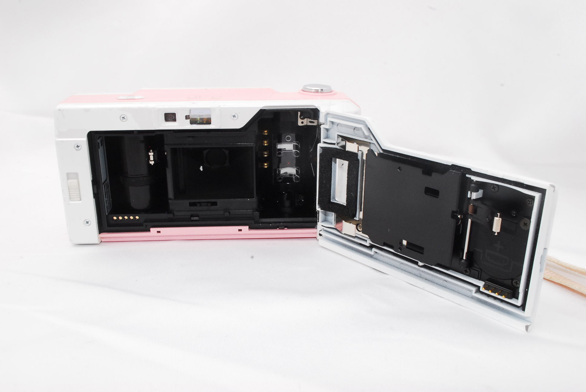 Minolta AF-E 35mm Courreges PINK Point & Shoot Film Camera #7546