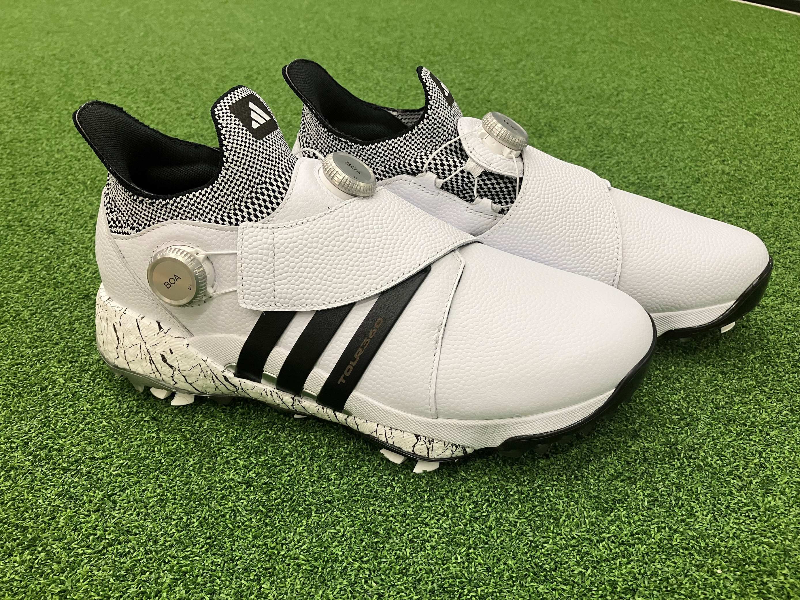 数量限定！アディダス ツアー360ツインボア シューズ 登場 | GDOゴルフ