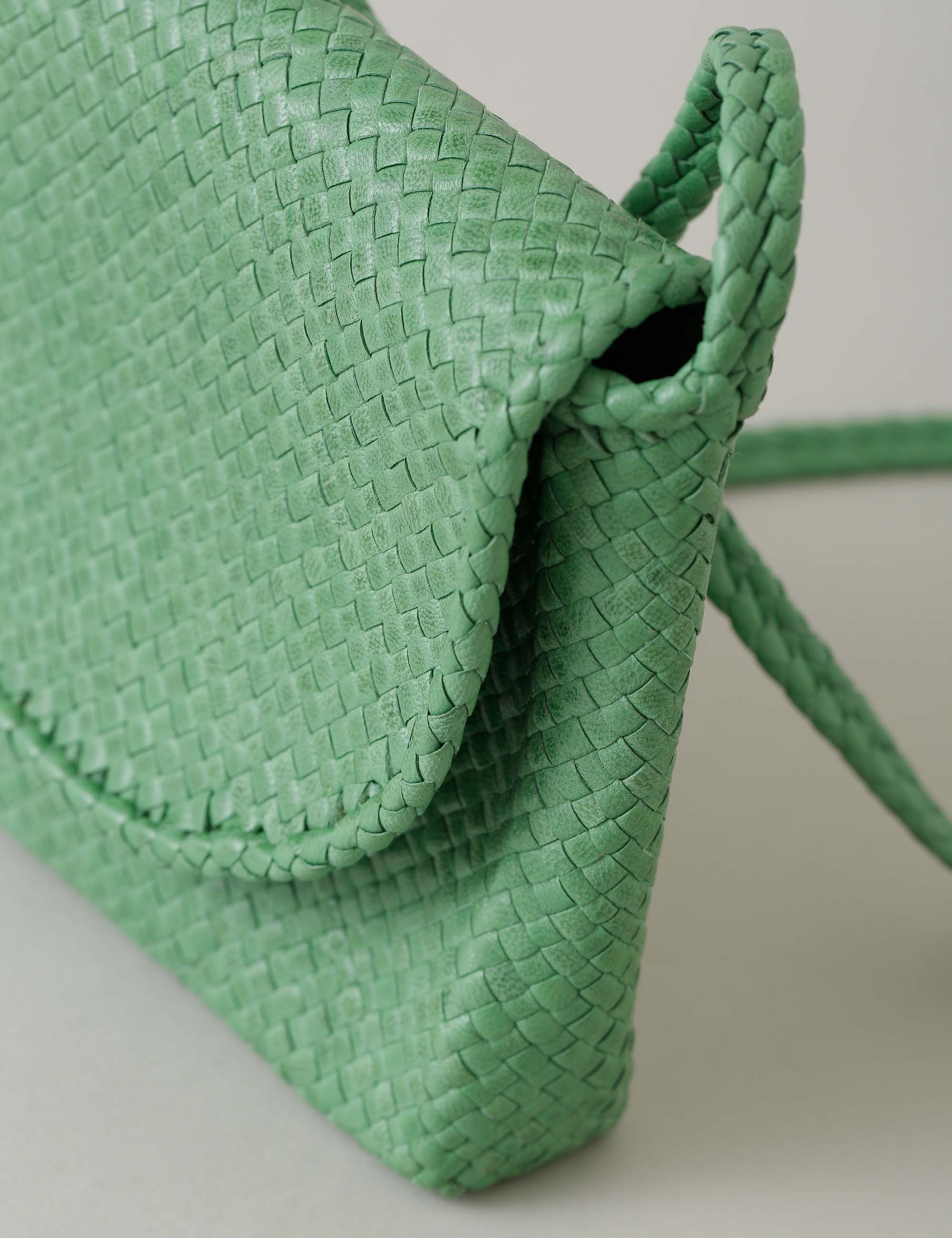 メッシュ編みのフラップ付きポシェット / ヨーガンレール | ヨーガン