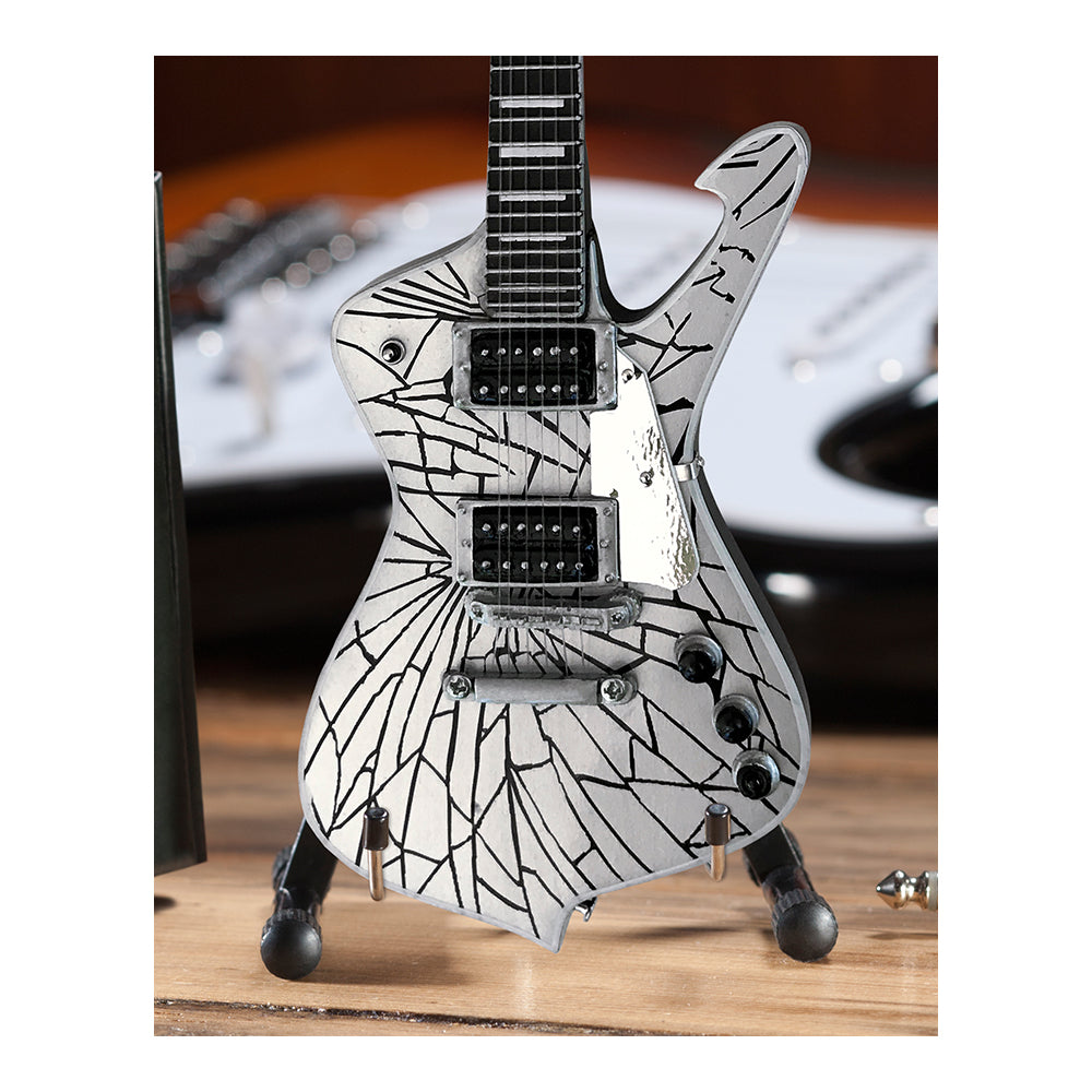 Axe Heaven Black Vintage Distressed Fender Strat Mini – Joe