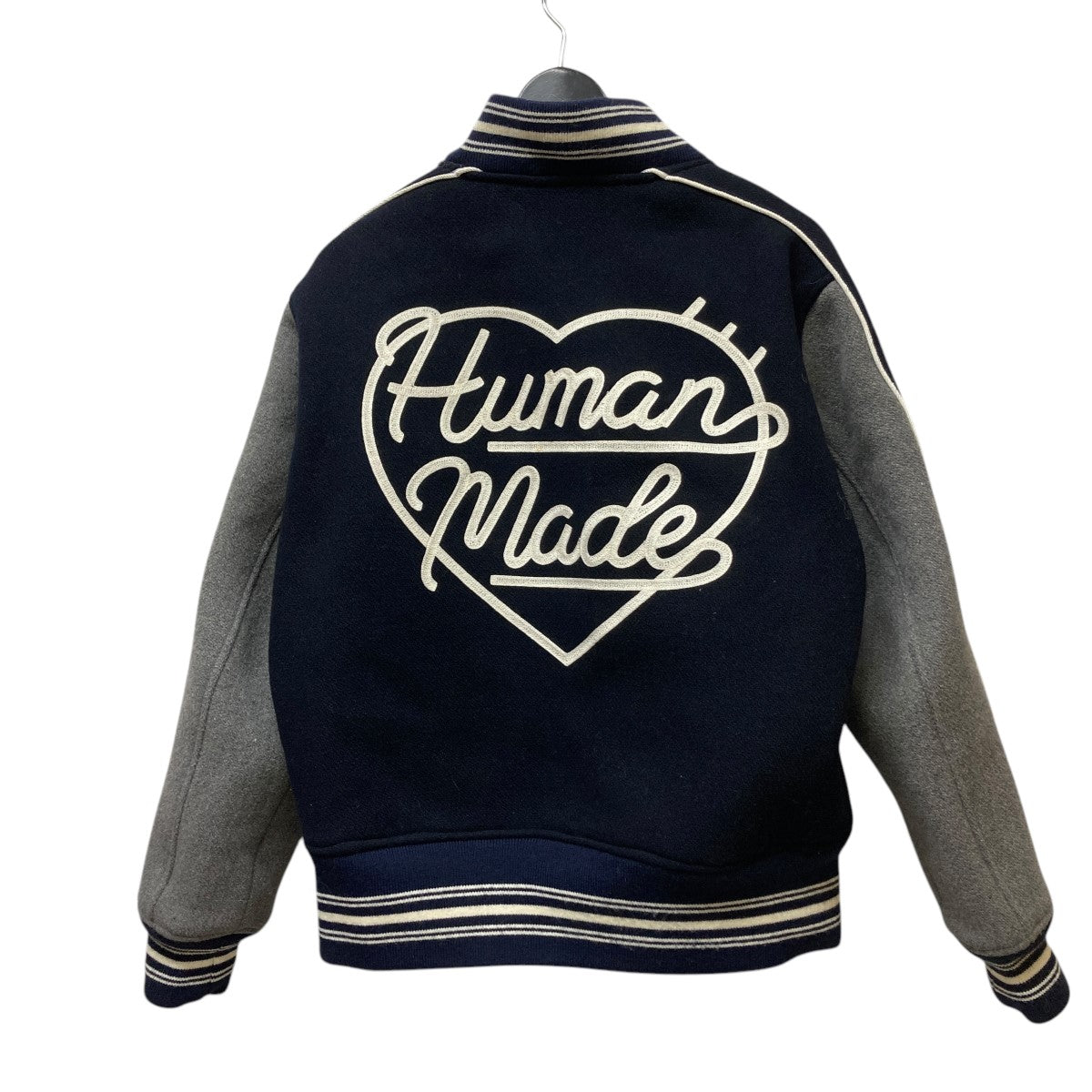 HUMAN MADE(ヒューマンメード) VARSITYロゴ刺しゅうスタジャン グレー