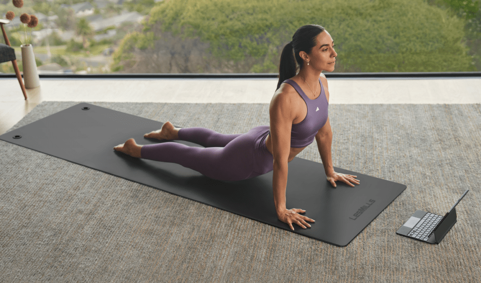 Black Yoga Mat: Vegan Leather | Les Mills US