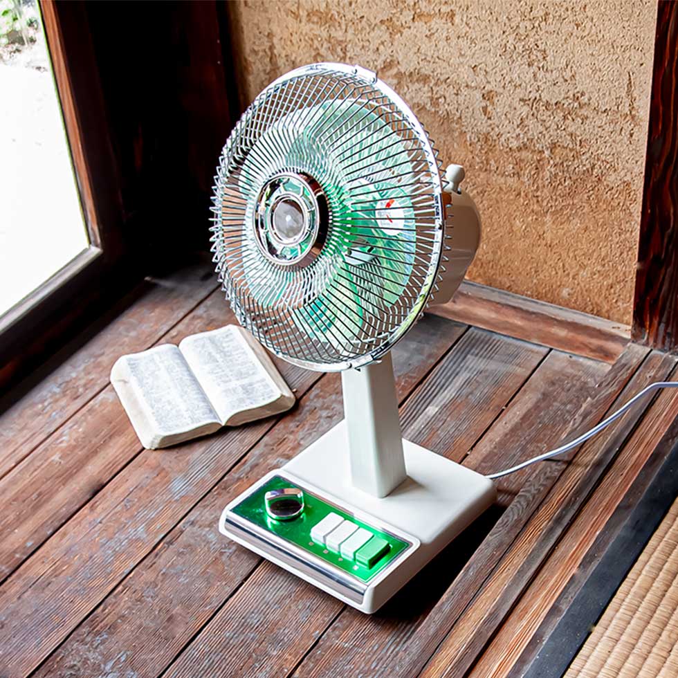 楽天スーパーSALE！／【メーカー公式】 25年製 コイズミ ミニ扇風機