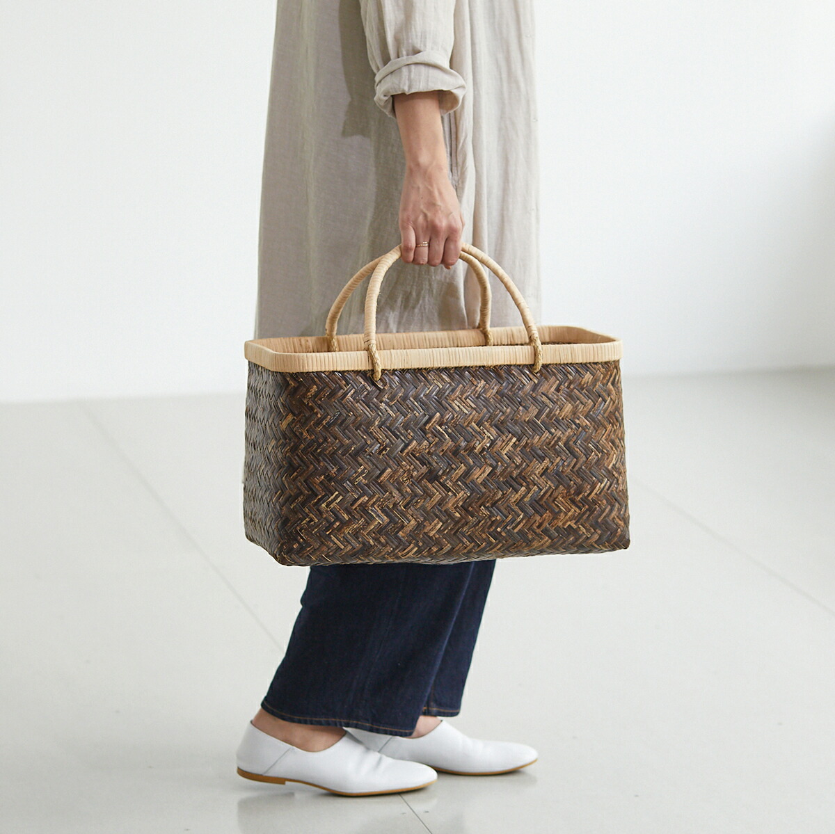 楽天市場】特選 黒竹市場かご(籐取手/中サイズ)(約)幅41×マチ21×本体高