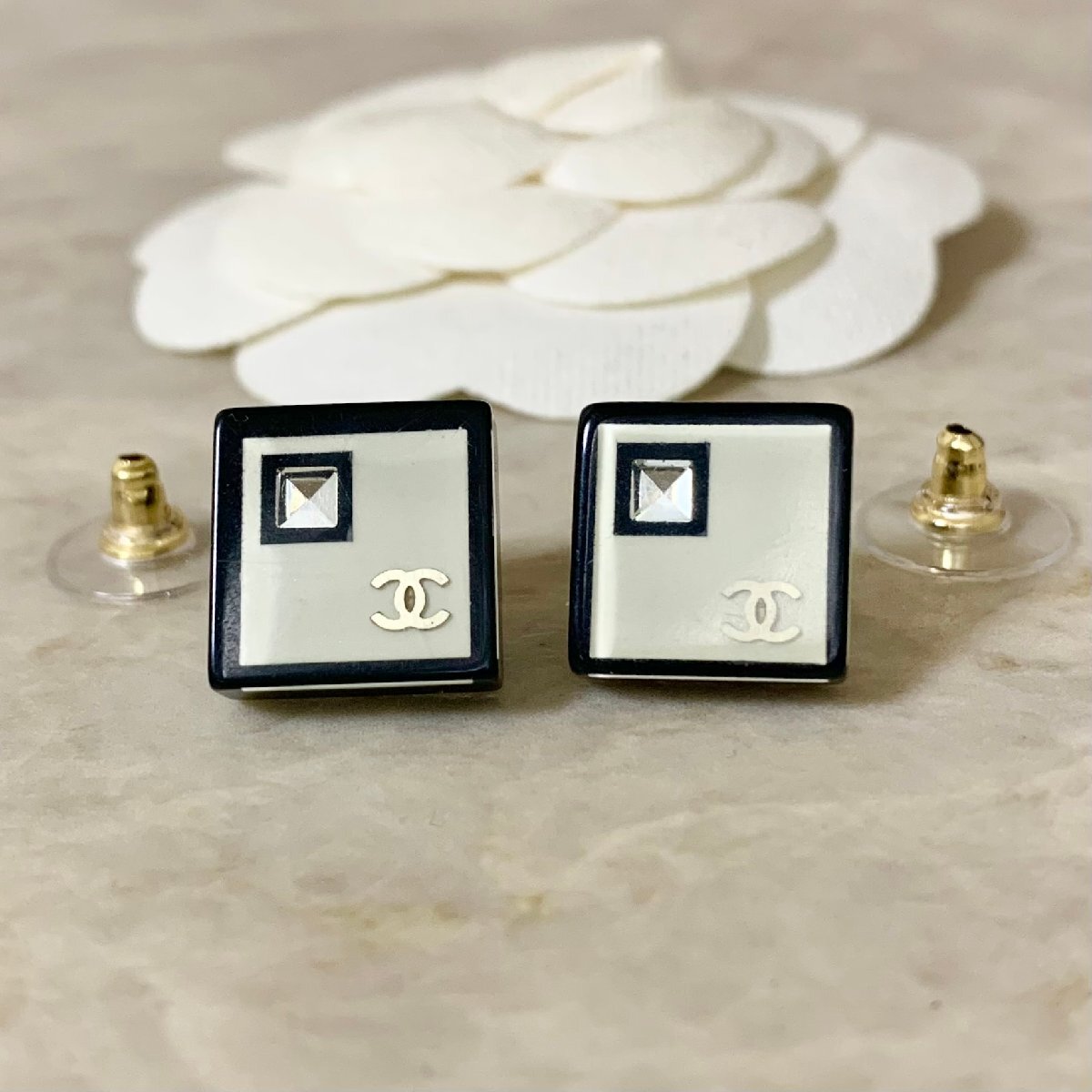 楽天市場】シャネル ピアス CHANEL CCロゴ シルバー スクエア/ライン