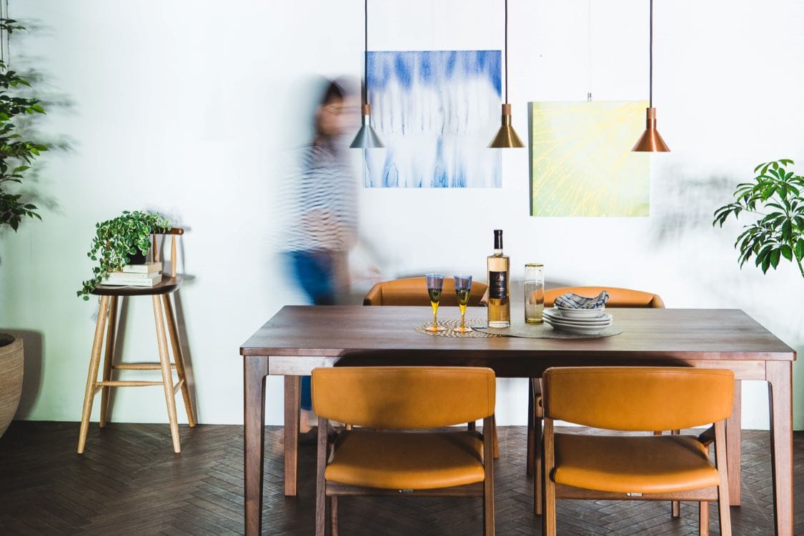 コロナ アームチェア (背もたれ木タイプ / レザー) | ナガノインテリア