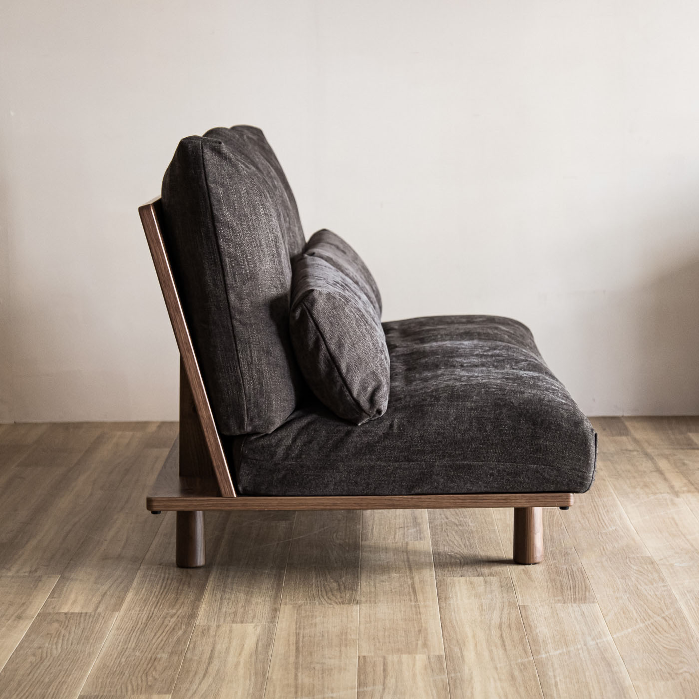 ウニカ ソファ(ウォールナット) | ヒラシマ(HIRASHIMA) | リグナテラス