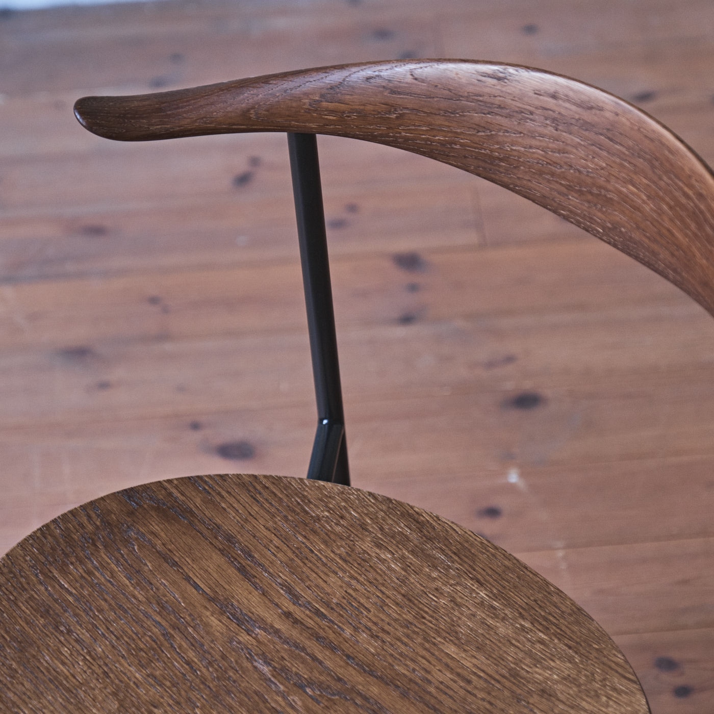 CH88T チェア (樹種 / 塗装オーク材：ブラックカラー仕上げ 脚