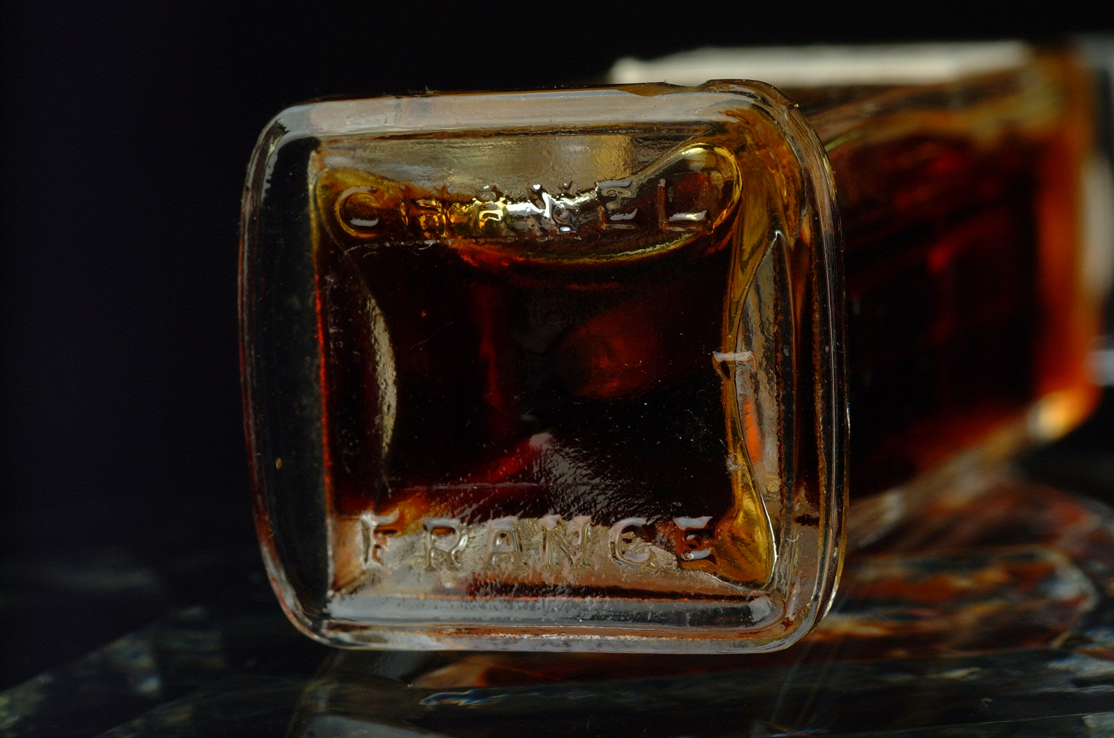 0262 シャネル ヴィンテージ香水瓶 – Antiquites Brocante Paris by 桜