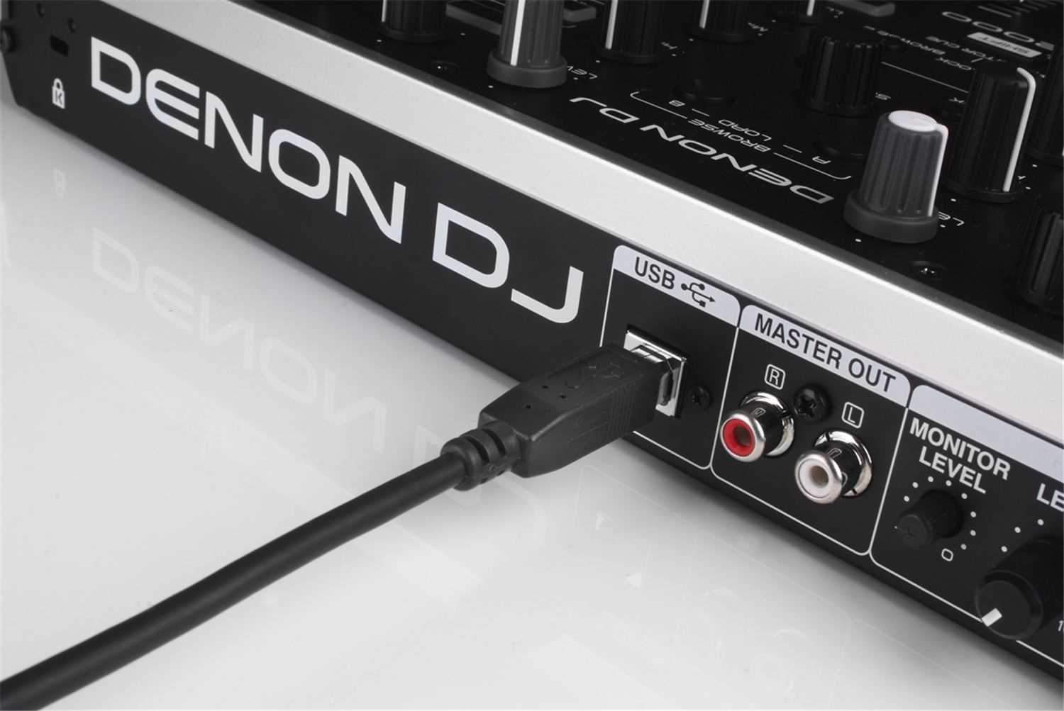 Denon DJ MC2000 Serato DJ Intro - DJ Controller