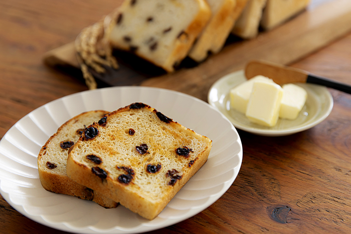 つの食パン（レーズン）