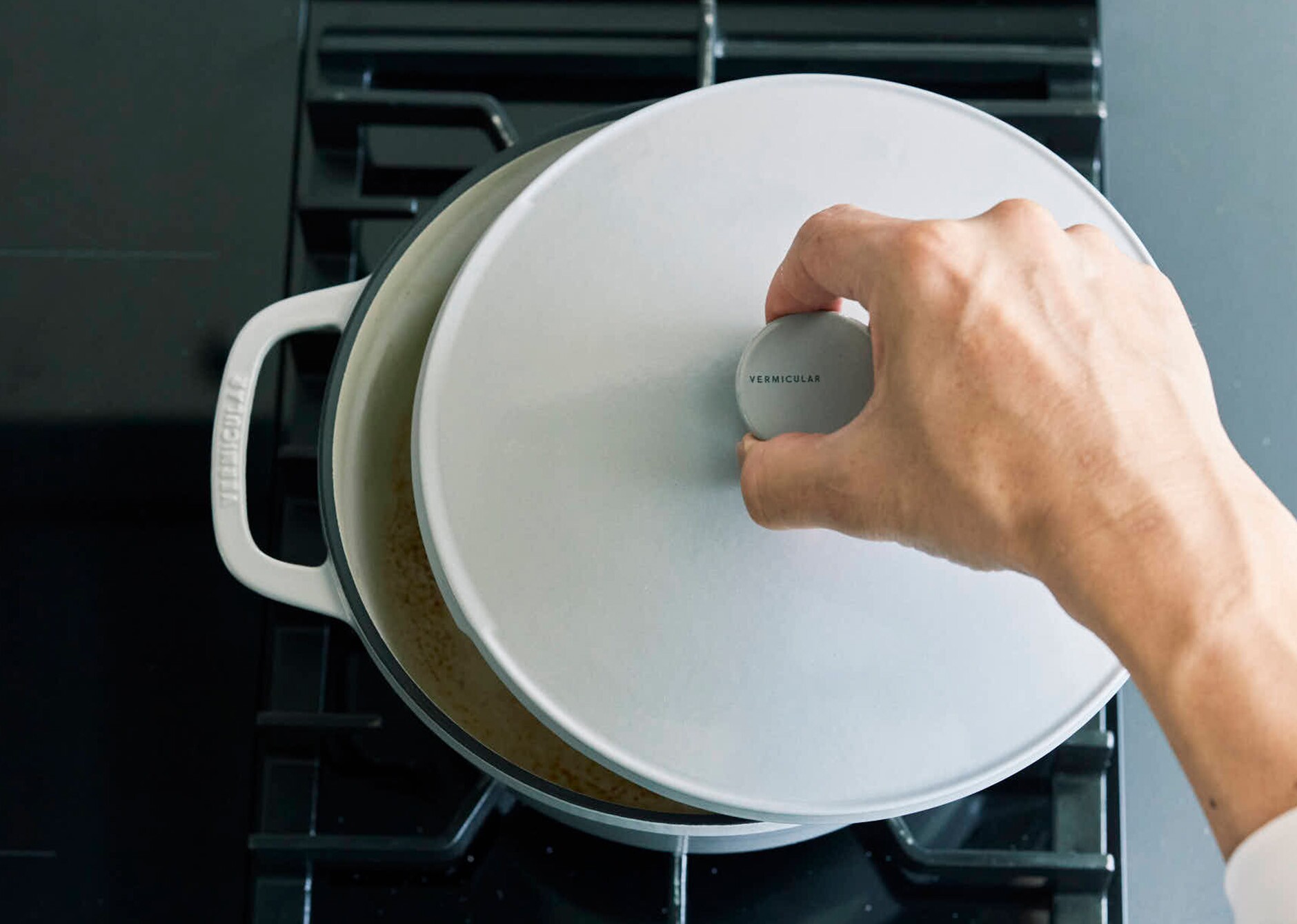 オーブンポット 2 22cm ベーシックノブ＆リッドスタンド[マット