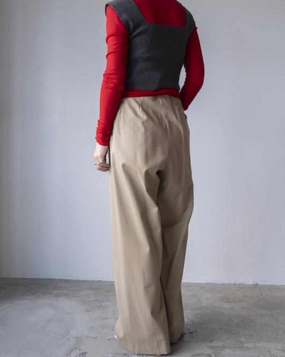 VONIQUE / villd/ chino tuck pants (beige)