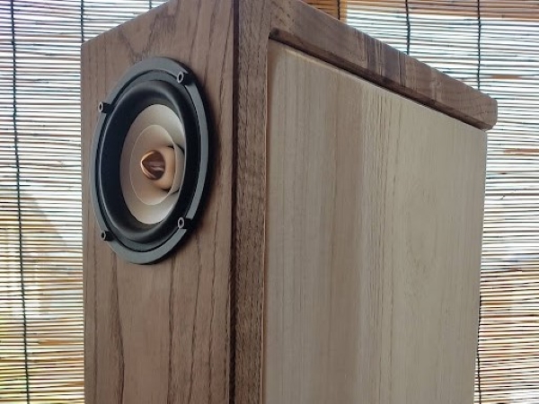 自作スピーカーを作成 - 木材通販のマルトクショップ