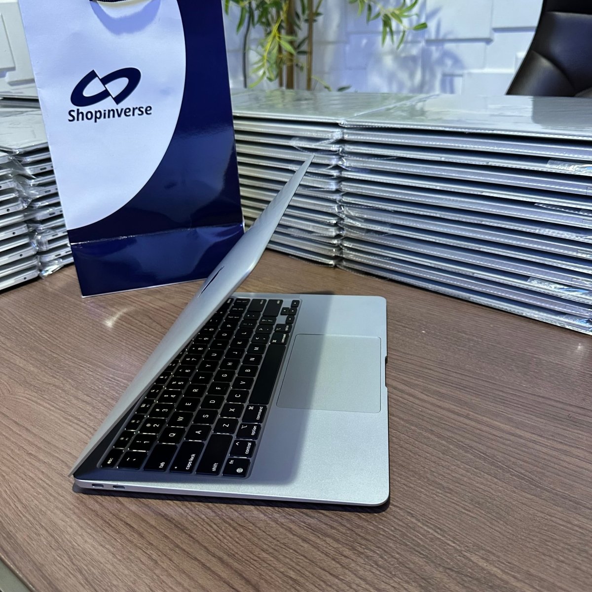 Apple MacBook Air 2019 - Intel Core i5 - 256GB SSD - 8GB RAM