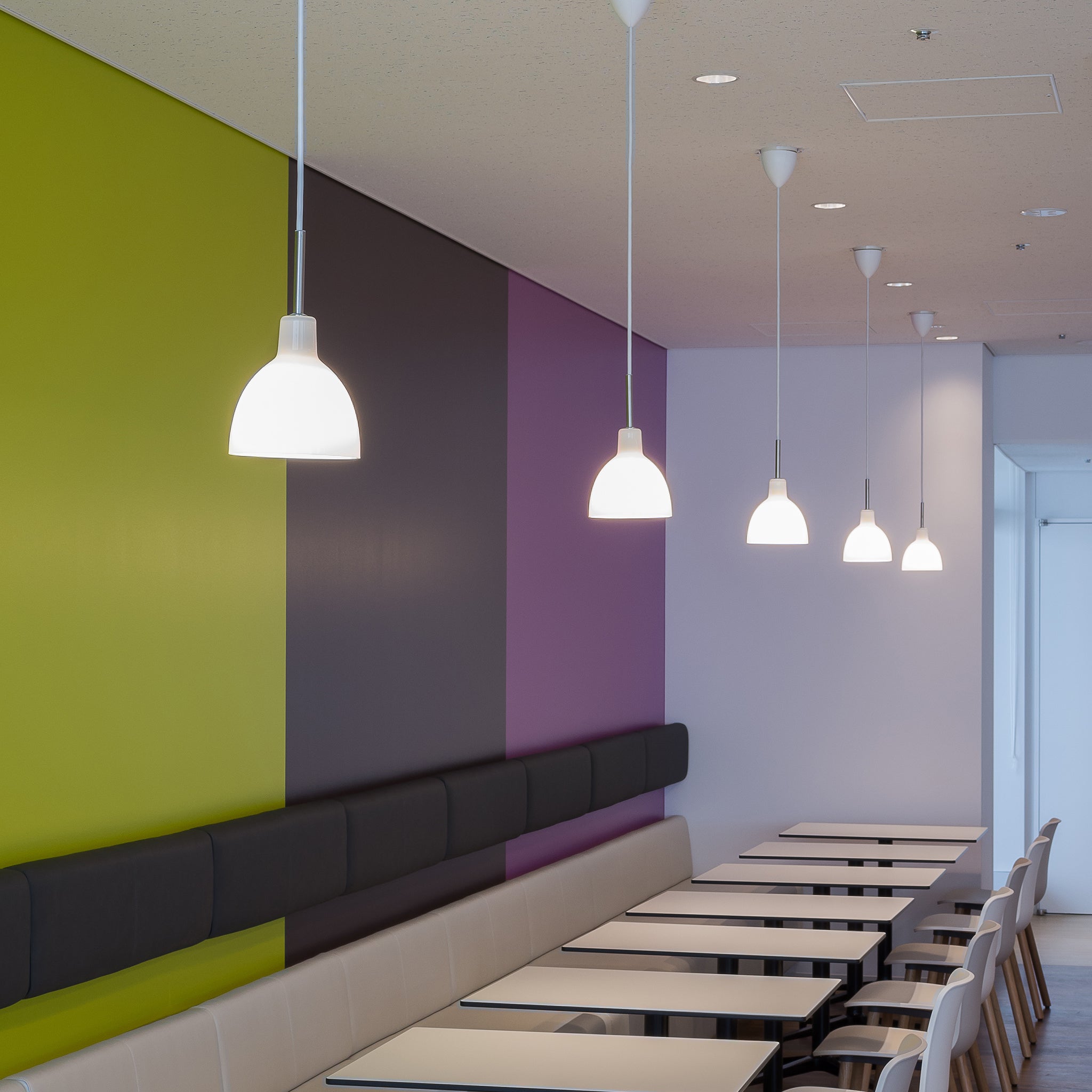 Louis Poulsen（ルイスポールセン）Toldbod Glass 220 ホワイト Φ220mm